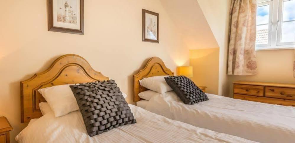 Ellingham Self-Catering Cottages Saint Peter Port ภายนอก รูปภาพ