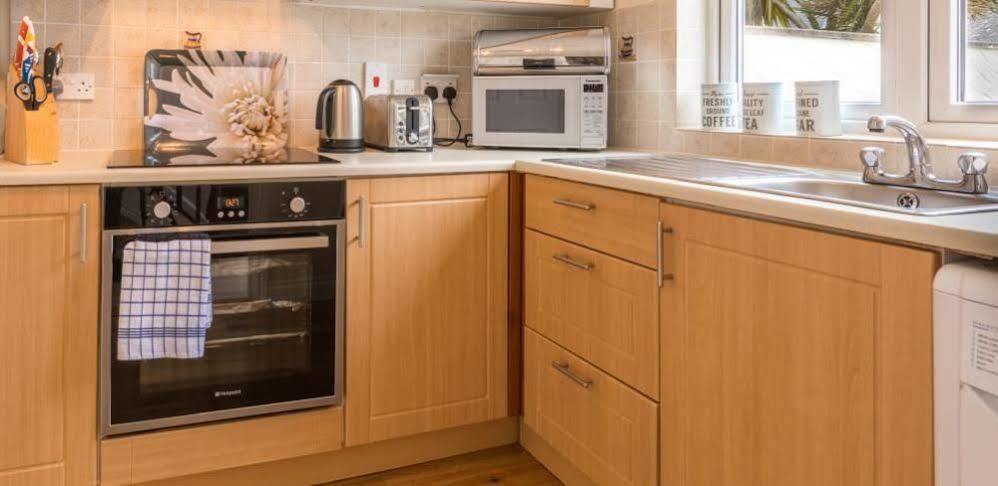 Ellingham Self-Catering Cottages Saint Peter Port ภายนอก รูปภาพ